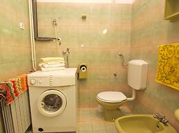 Apartment 439