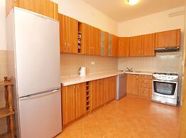 Apartment 439