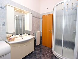 Apartment 440