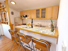 Apartment 440