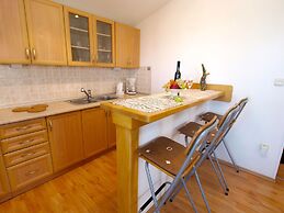 Apartment 440