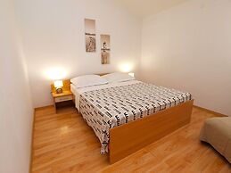 Apartment 440