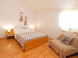 Apartment 440