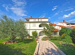 Apartment 440