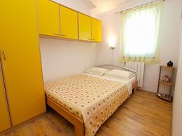 Apartment 440