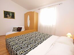 Apartment 440