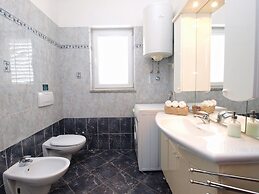 Apartment 440