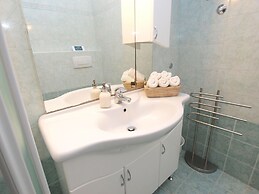 Apartment 440