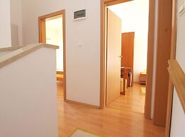 Apartment 446