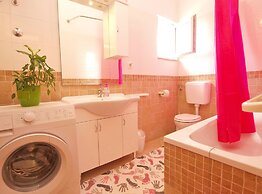 Apartment 446