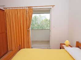 Apartment 446