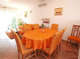 Apartment 446