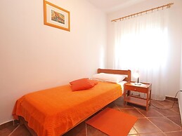 Apartment 446