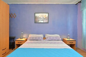 Apartment 498