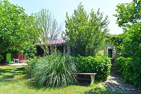 Apartment 498
