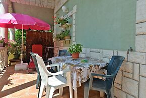 Apartment 498
