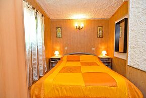 Apartment 498