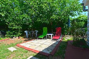 Apartment 498