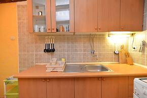 Apartment 498