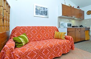 Apartment 522