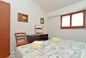 Apartment 522