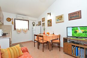 Apartment 522