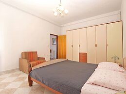 Apartment 539