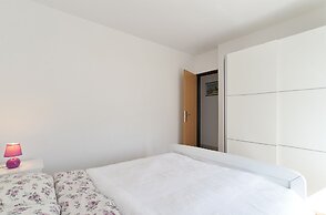 Apartment 589