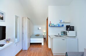 Apartment 589