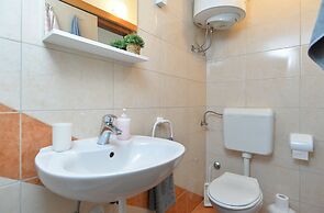 Apartment 589