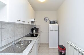 Apartment 589