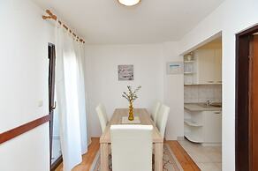 Apartment 589