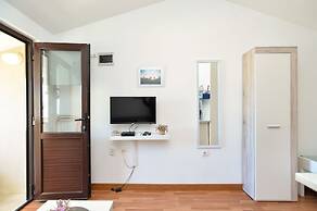 Apartment 589