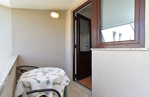 Apartment 589