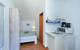 Apartment 589