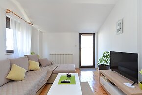 Apartment 589