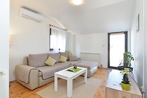 Apartment 589