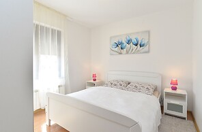 Apartment 589