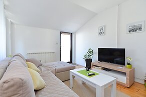 Apartment 589