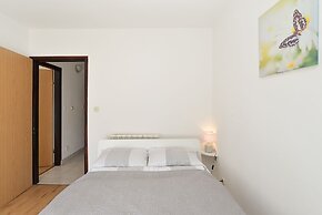 Apartment 589