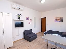 Apartment 589