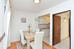 Apartment 589