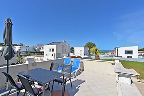 Apartment 589