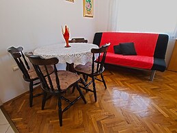Apartment 613