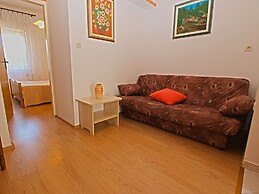 Apartment 613