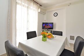 Apartment 628
