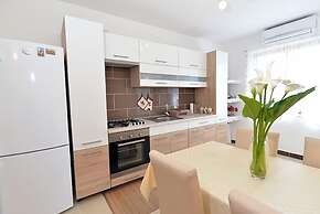 Apartment 640