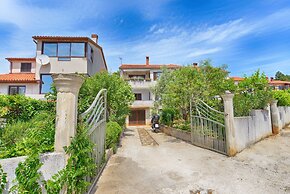 Apartment 640