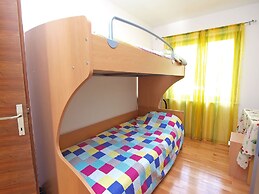 Apartment 640
