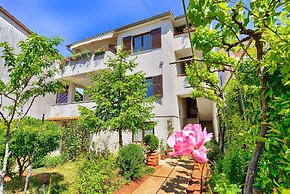 Apartment 640